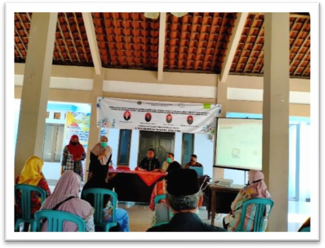 SOSIALISASI PERILAKU SEHAT DAN HIBAH ALAT CUCI TANGAN UNTUK MENCEGAH PENYEBARAN COVID-19 DI DESA WATES, KECAMATAN SUMBERGEMPOL, KABUPATEN TULUNGAGUNG