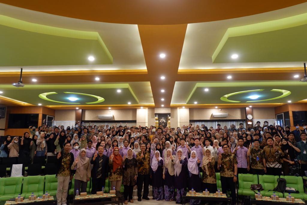 Prodi Bioteknologi Departemen Sains Terapan FMIPA UM Melaksanakan Program Internasional Biotechnology Short Course 2023 Upaya Realisasi SDGs