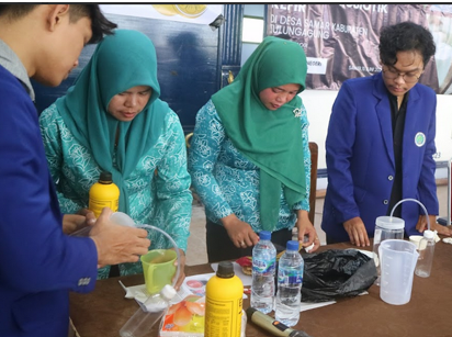 TECHNOLOGY TRANSFER OF ORGANIC WASTE PROCESSING INTO ECO-ENZYMES BY UM BIOTECHNOLOGY LECTURERS FOR SAMAR VILLAGE RESIDENTS ACOMPLISHES SDGS POINTS 13 AND 15