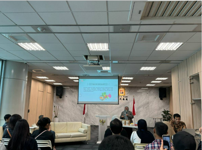 TO TAIWAN, FMIPA UM BIOTECHNOLOGY TRAINS ENTREPRENEURSHIP SKILLS FOR INDONESIAN MIGRANT WORKERS, PROCESSING LOCAL INDONESIAN FRUITS INTO BREWED TEA TO SUPPORT SDGs 3, 7, 8, and 15
