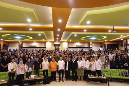 MEMPERLUAS KERJASAMA DAN KOLABORASI DENGAN PERGURUAN TINGGI QS-200,  PROGRAM STUDI BIOTEKNOLOGI FMIPA UM MENGGELAR GUEST LECTURE  DENGAN TEMA “ACADEMIC PROGRAM AND RESEARCH PARTNERSHIP FOR STEM: PATHWAYS FOR STUDENT ENGAGEMENT AND COLLABORATION”