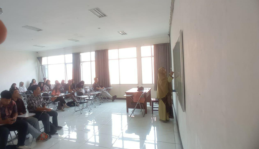 Kiagus Muhammad Falih Abshor dari Universitas Brawijaya ikut berpartisipasi pada mata kuliah Kultur Jaringan